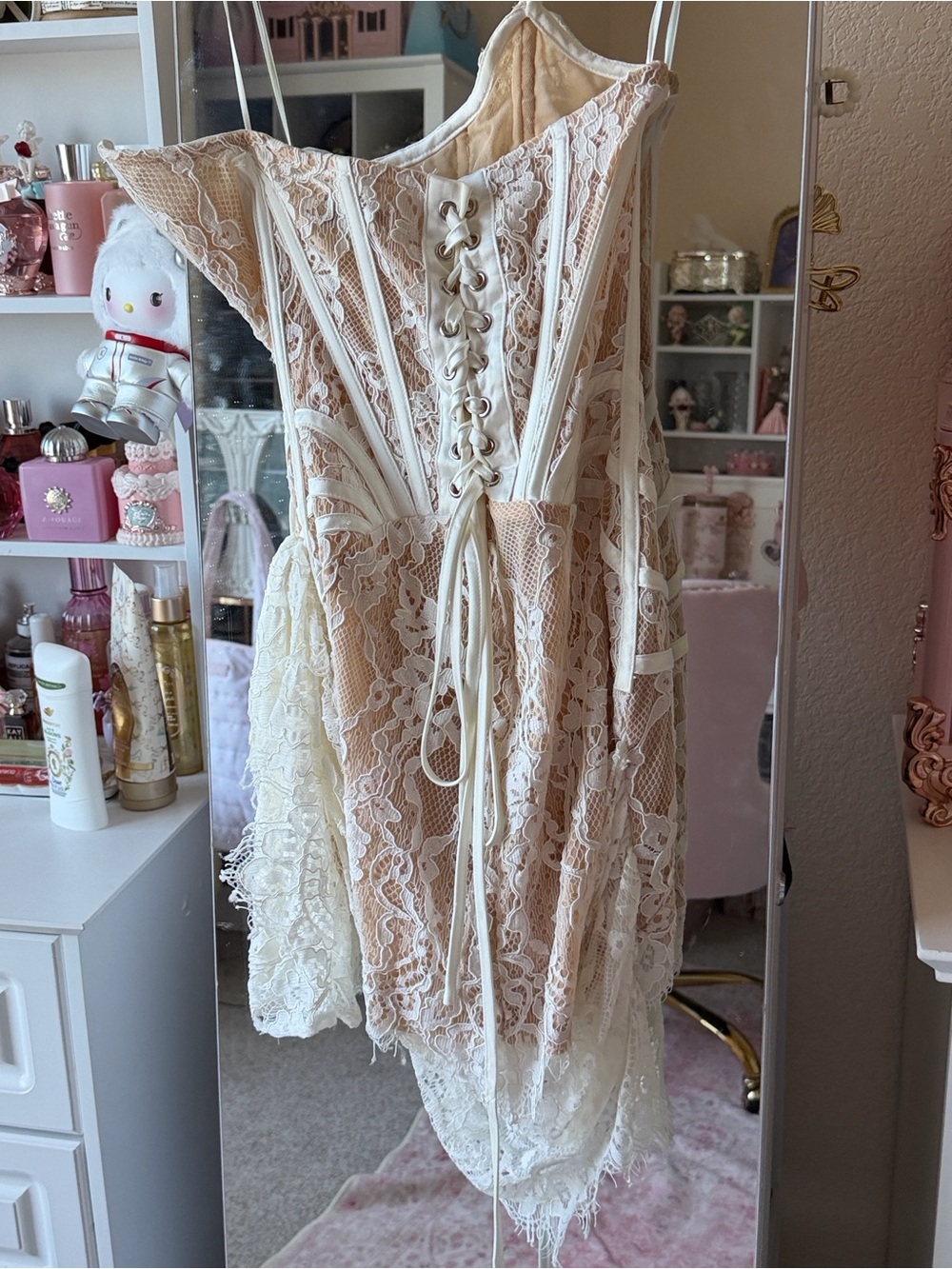 Heiress Beverly Hills White Lace Dress - Picture 11 of 13
